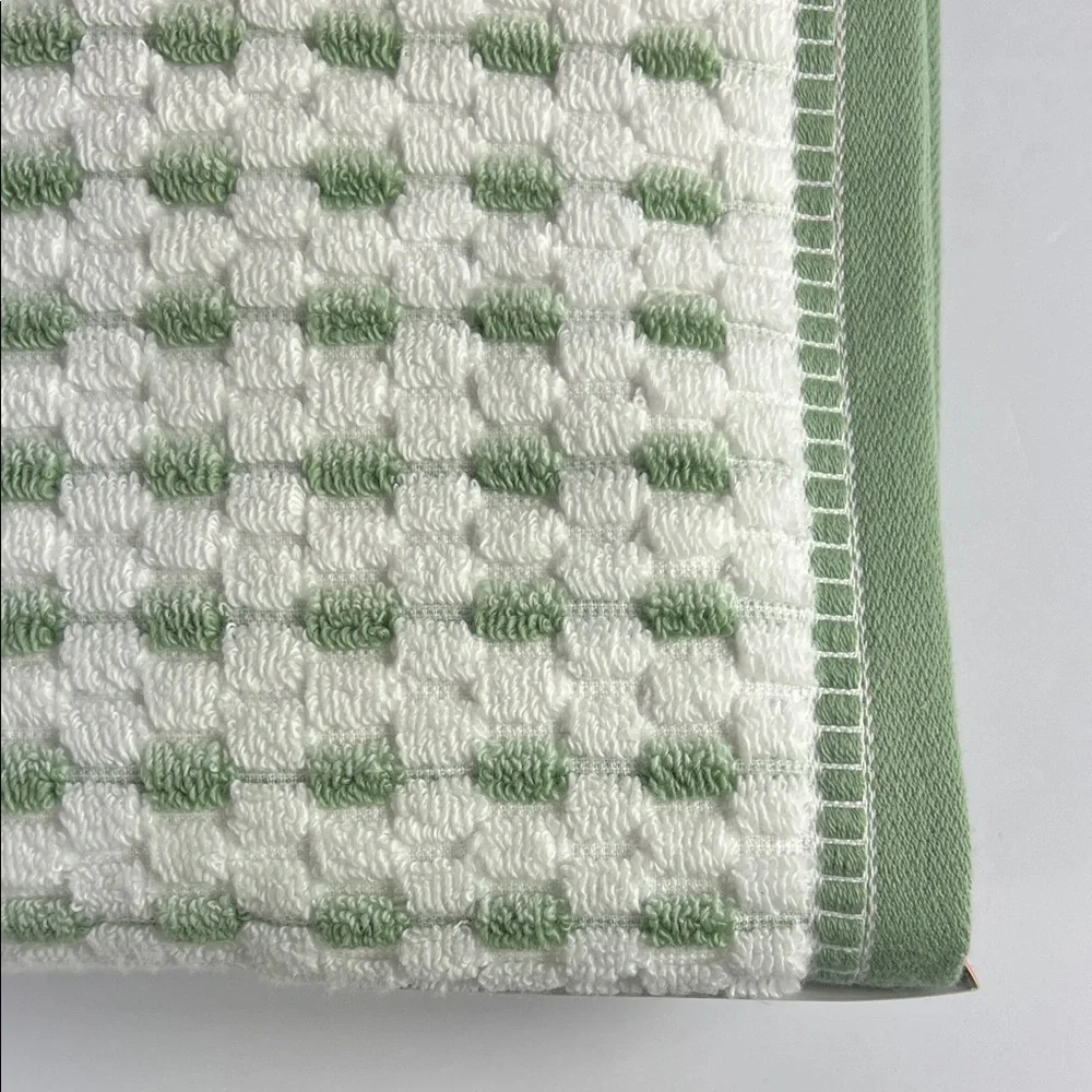 Caro Home Bath Towels Quick Dry Green and White Dot Print Cotton Set of 2 NEW